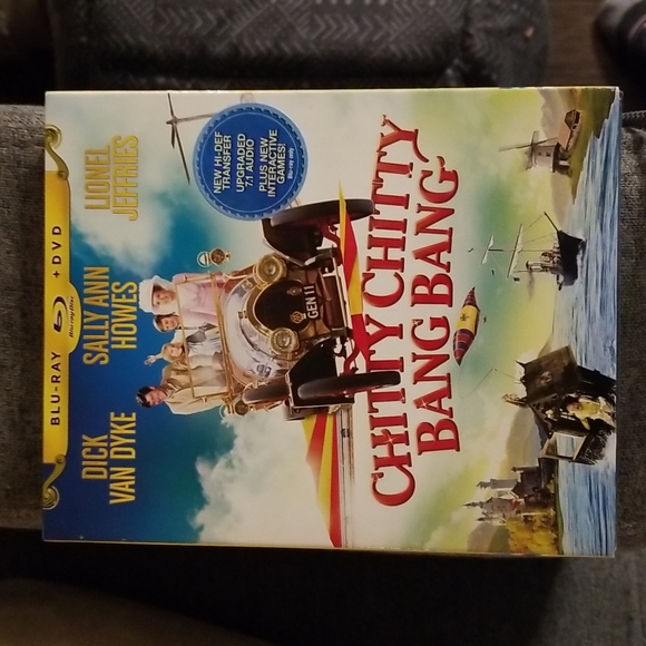 Chitty Chitty Bang Bang blu-ray dvd - Picture 1 of 4